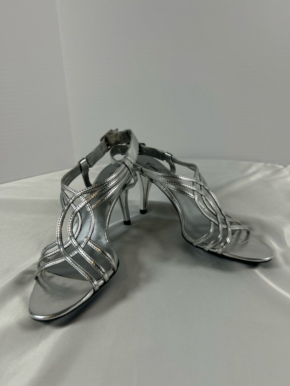 Fioni‎ Night Women Silver Strappy High Heel Sandals SZ 7.5 Wedding Prom Cocktail
